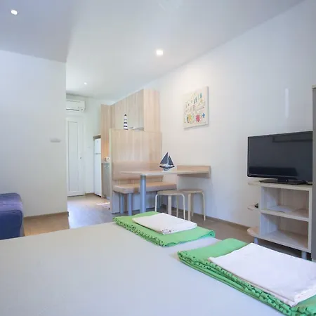 - Seaview Apartment
